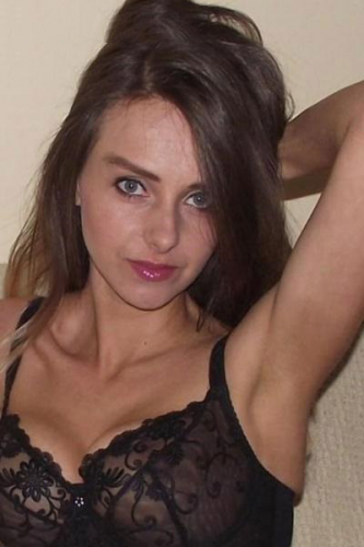 Проститутка Питера Галя Брюнетка c 2 размером груди у метро Горьковская Санкт-Петербург Фото-1